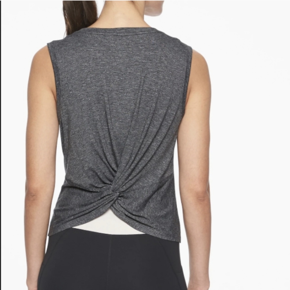 Athleta twist back muscle crop